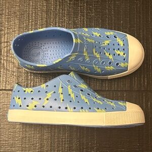 Native sugarlite lightning bolt shoes